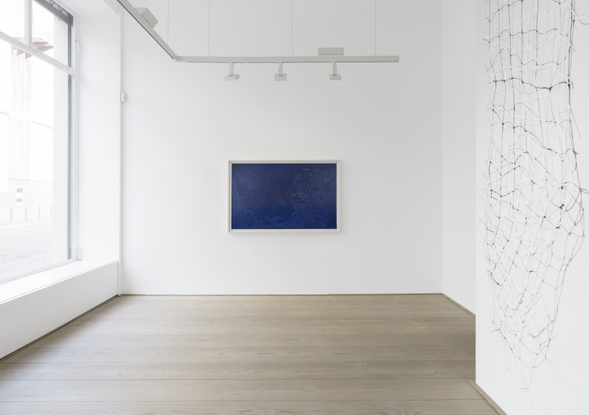 Dazwischen, ein Echo